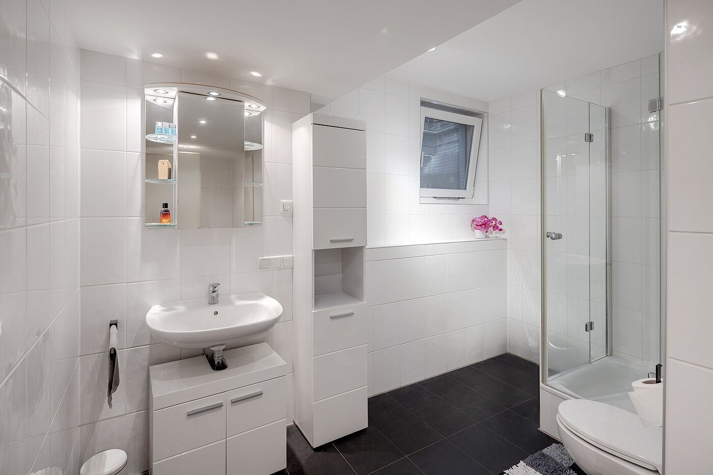 Casa bifamiliare a 5 camere | Unterföhring | 70119 | Zweites Duschbad im UG...