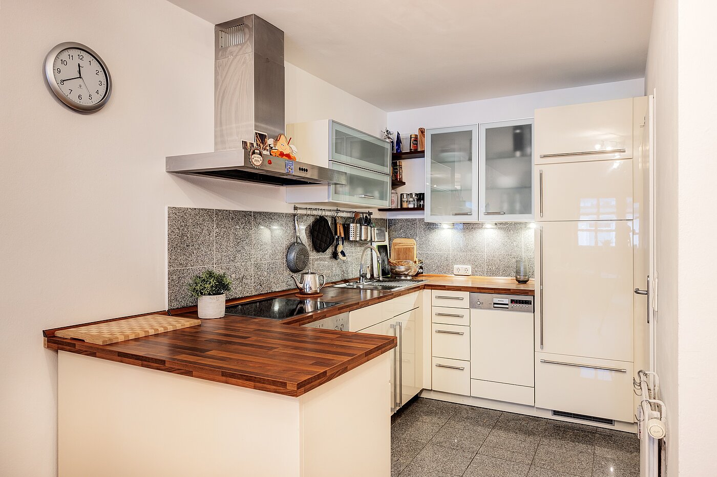 Appartamento a 2 camere | 70206 | ...Einbauküche