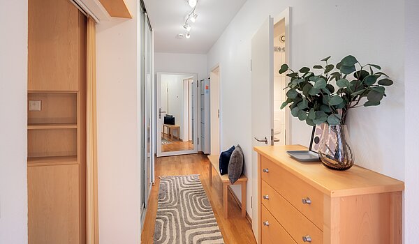 Appartamento mansardato a 3 camere | 70501 | Geräumiger Flur