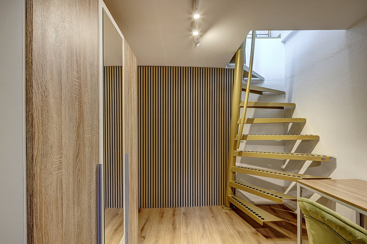 Appartamento mansardato a 4.5 camere | München-Ludwigsvorstadt | 70461 | Diele 3
