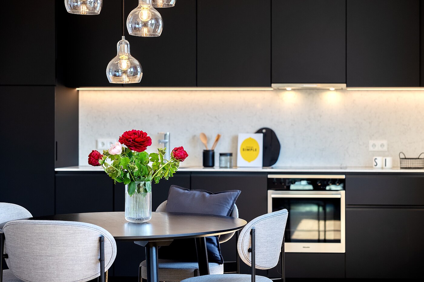 Appartamento a 2 camere | 70134 | Hochwertige Einbauküche