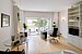 Modernes Apartment mit Designermöbeln,...