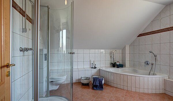 Appartamento a 5 camere | München-Aubing | 1804ML3 | Bad im DG