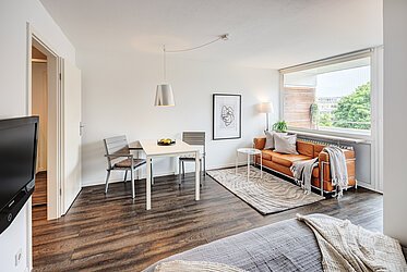 Neuhausen: grazioso appartamento con balcone esposto a ovest - libero