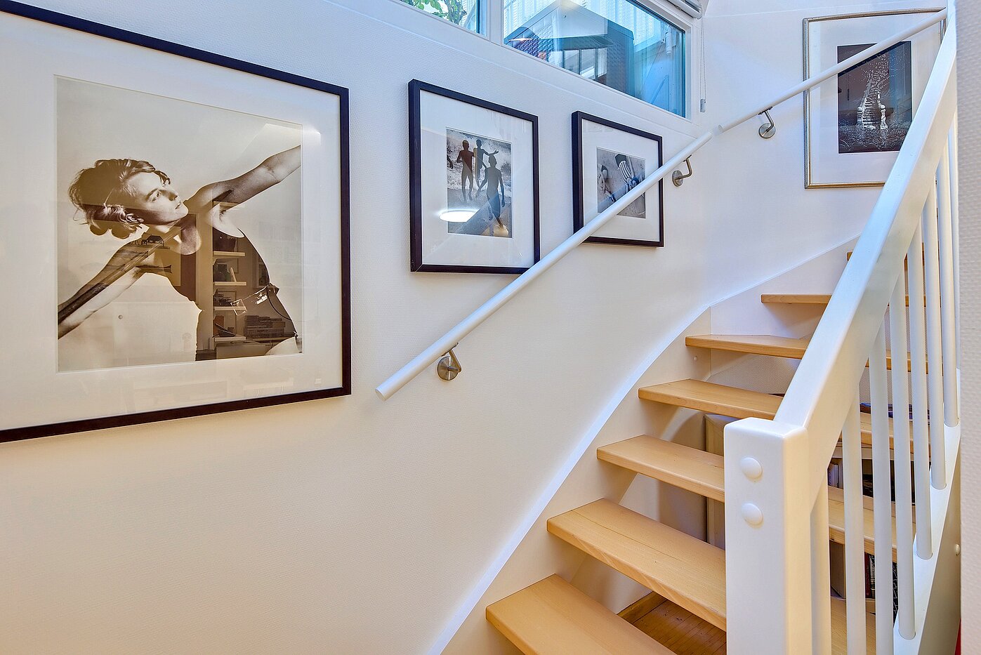 Appartamento al piano terra a 2 camere | München-Obermenzing | 70280 | Buchenholztreppe in das Studio