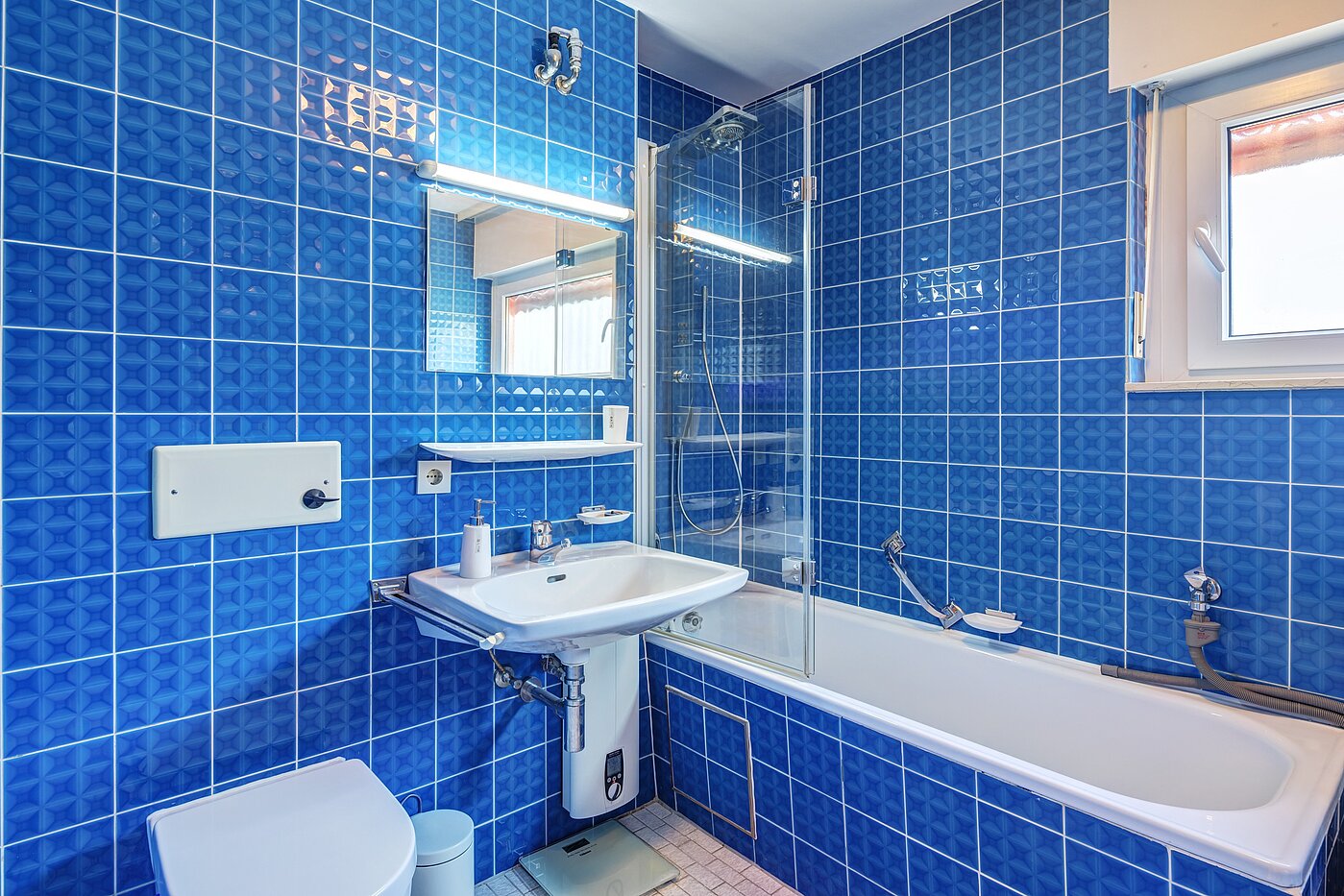 Appartamento a 2.5 camere | München-Hadern | 70393 | Badezimmer mit Wanne...