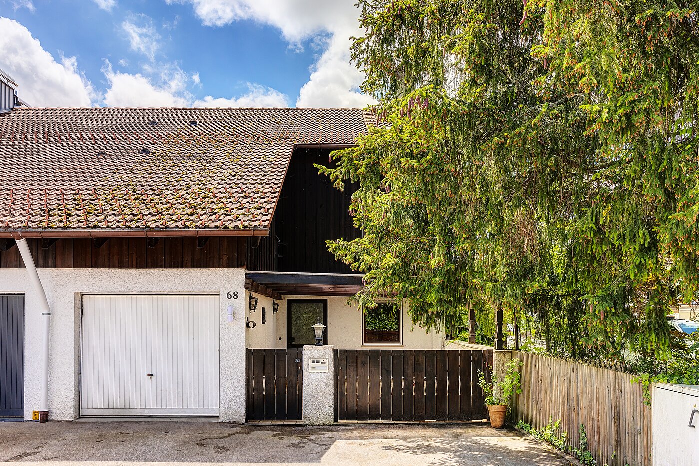 Casa a schiera d'angolo a 5 camere | Penzberg | 701121 | Hausansicht mit Garage