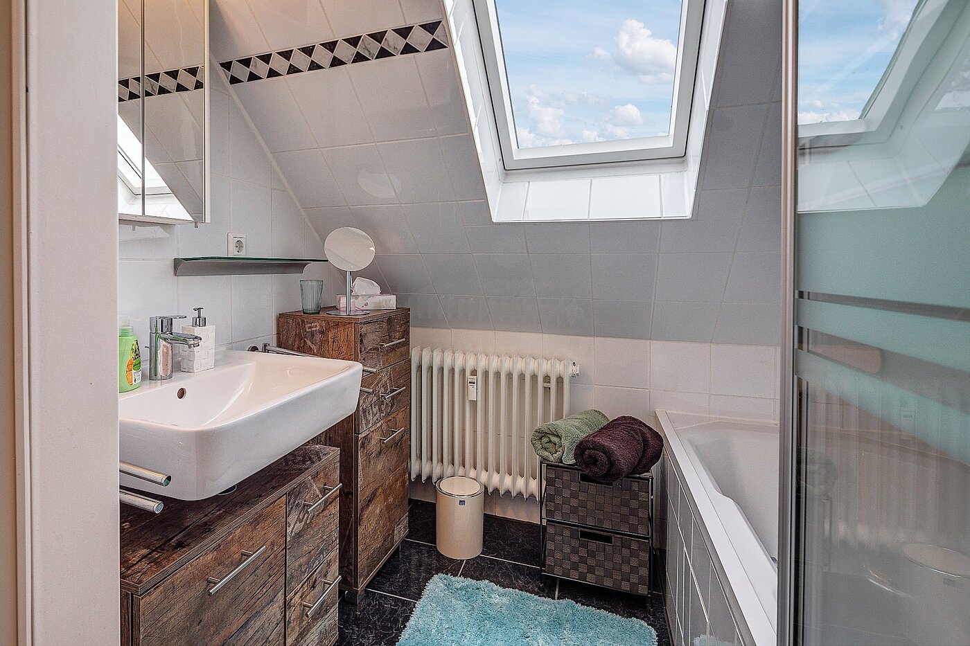 Appartamento mansardato a 3 camere | München-Hasenbergl | 1803ML5 | ...mit Duschwanne