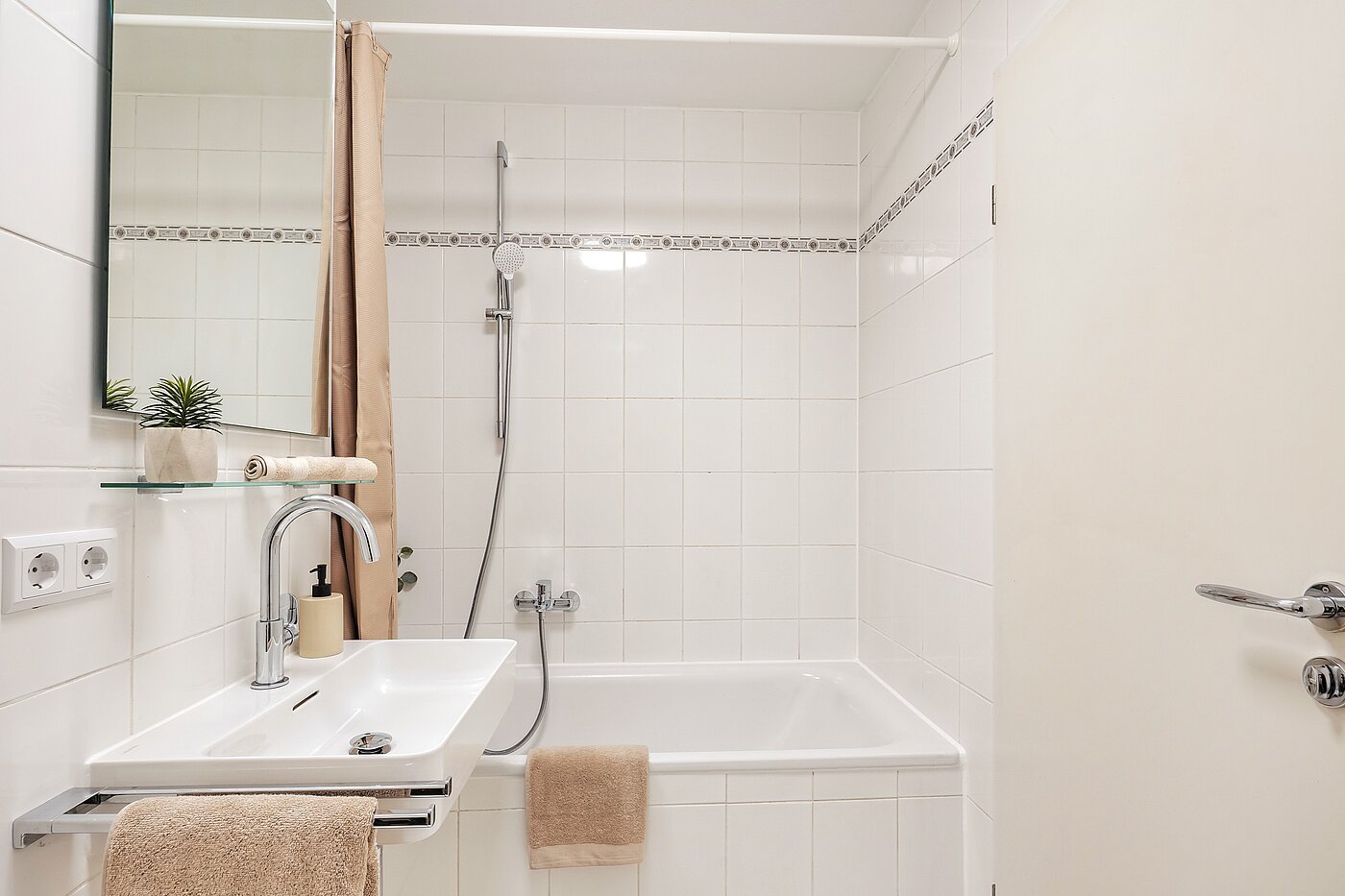 Appartamento a 2 camere | München-Laim | 70226 | Badewannenbad mit...