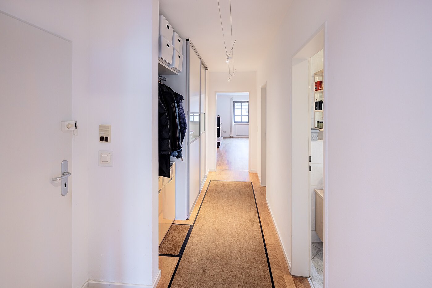 Appartamento a 2 camere | 70206 | Diele mit...