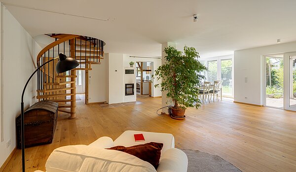 Proprietà speciale a 8 camere | 70406 | Wohnen Erdgeschoss