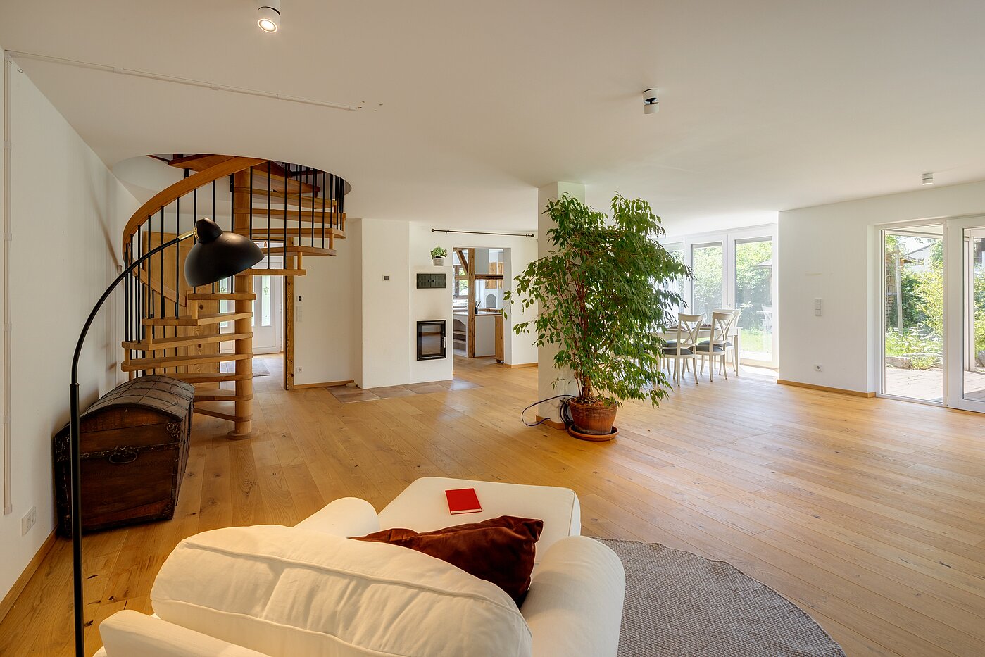 Proprietà speciale a 8 camere | 70406 | Wohnen Erdgeschoss