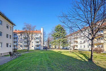 Berg am Laim: Appartamento compatto di 4 locali con balcone esposto a sud