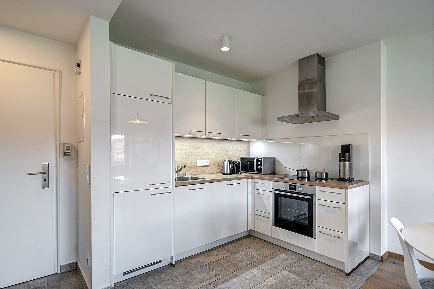 Apartment a 1 camera | München-Schwabing | 70198 | ...chicer Einbauküche und...