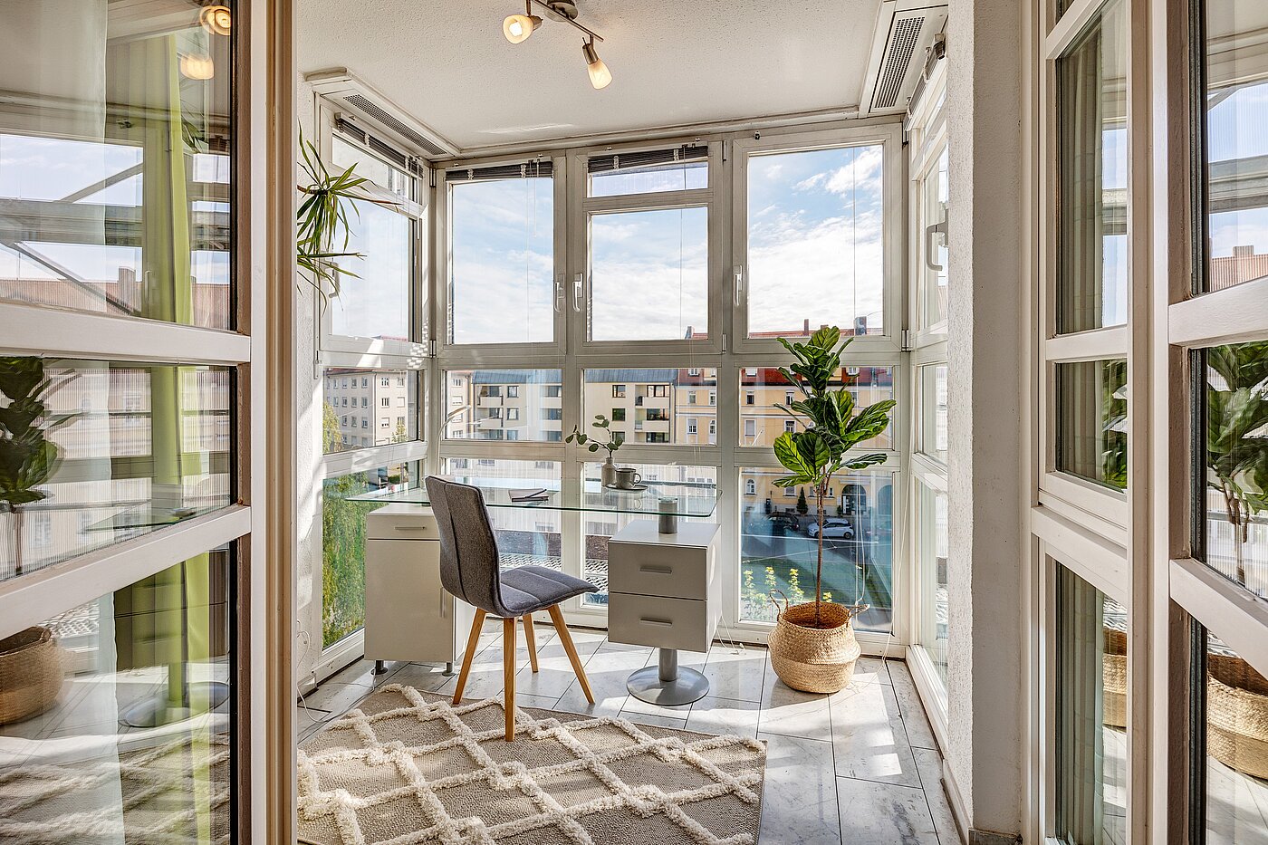 Appartamento a 2 camere | München-Schwabing | 2205ML71 | Blick in den Wintergarten mit Arbeitsplatz