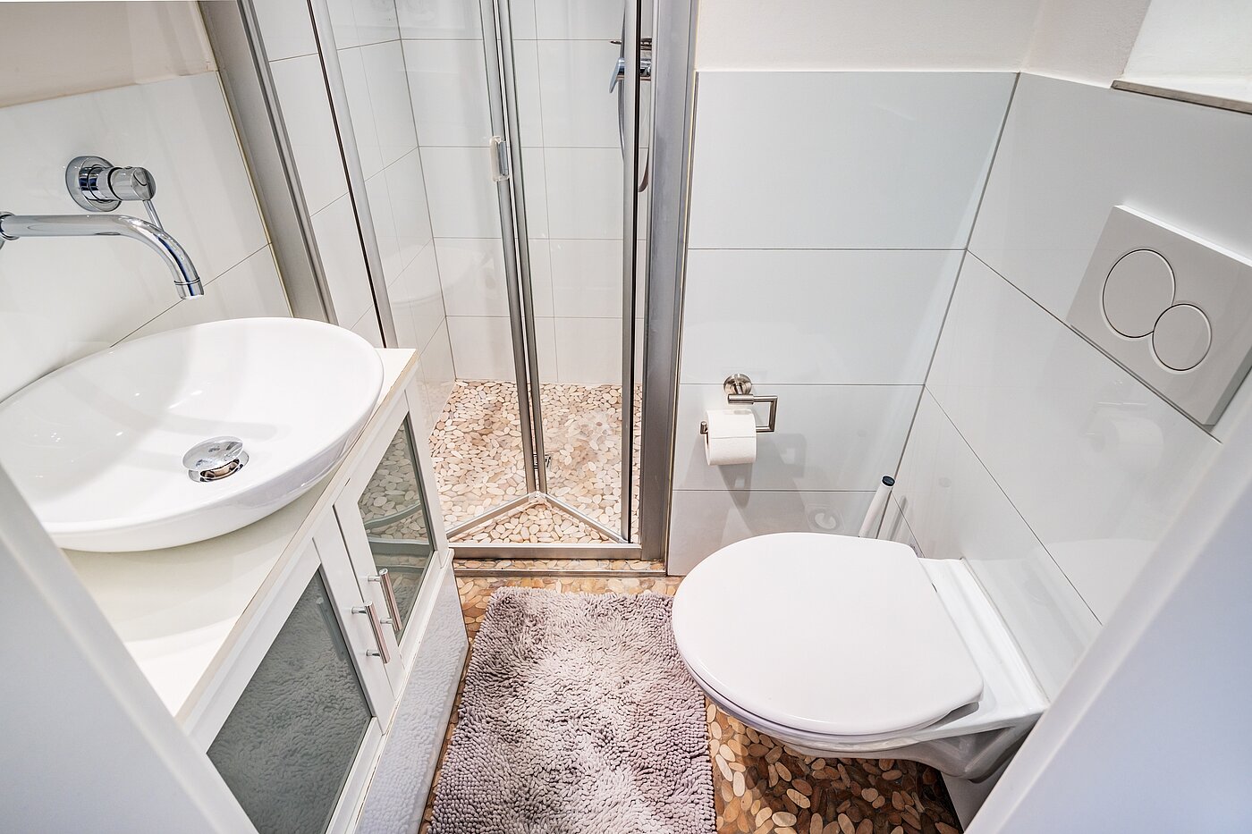 Appartamento al piano terra a 4 camere | München-Neuhausen | 70471 | Weiß gefliestes Bad...
