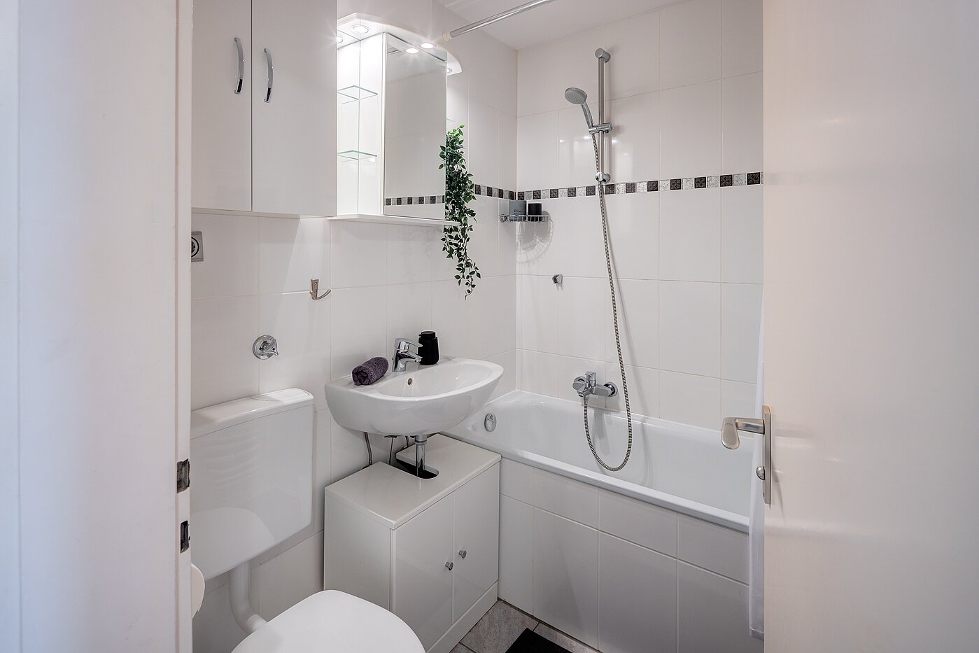 Apartment a 1 camera | München-Forstenried | 70190 | ...mit Badewanne