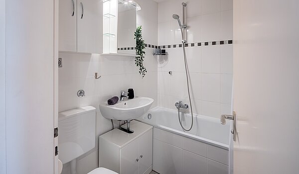 Apartment a 1 camera | München-Forstenried | 70190 | ...mit Badewanne