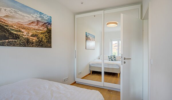 Apartment a 1 camera | München-Schwabing | 70198 | Kleiderschrank mit Stauraum