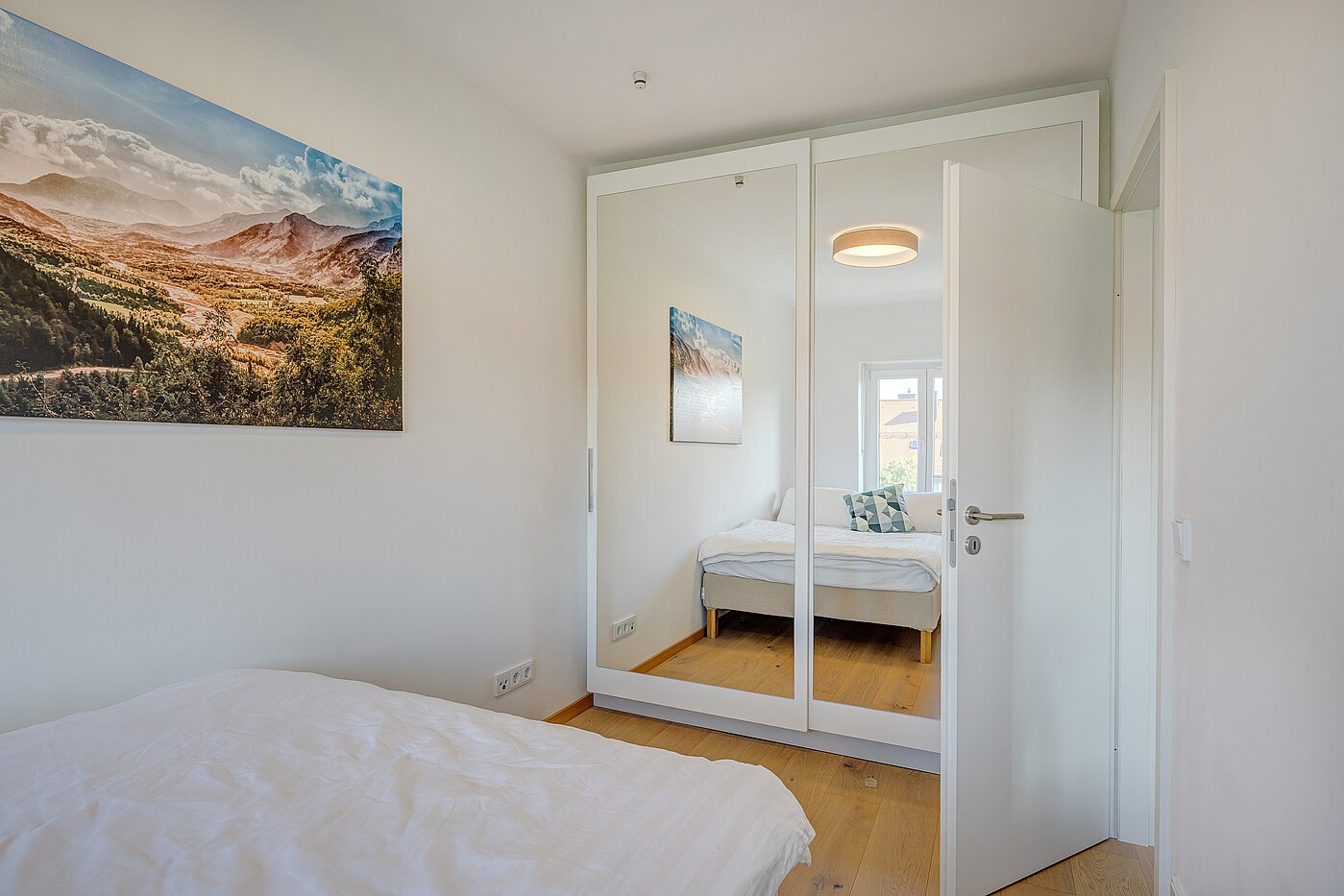 Apartment a 1 camera | München-Schwabing | 70198 | Kleiderschrank mit Stauraum