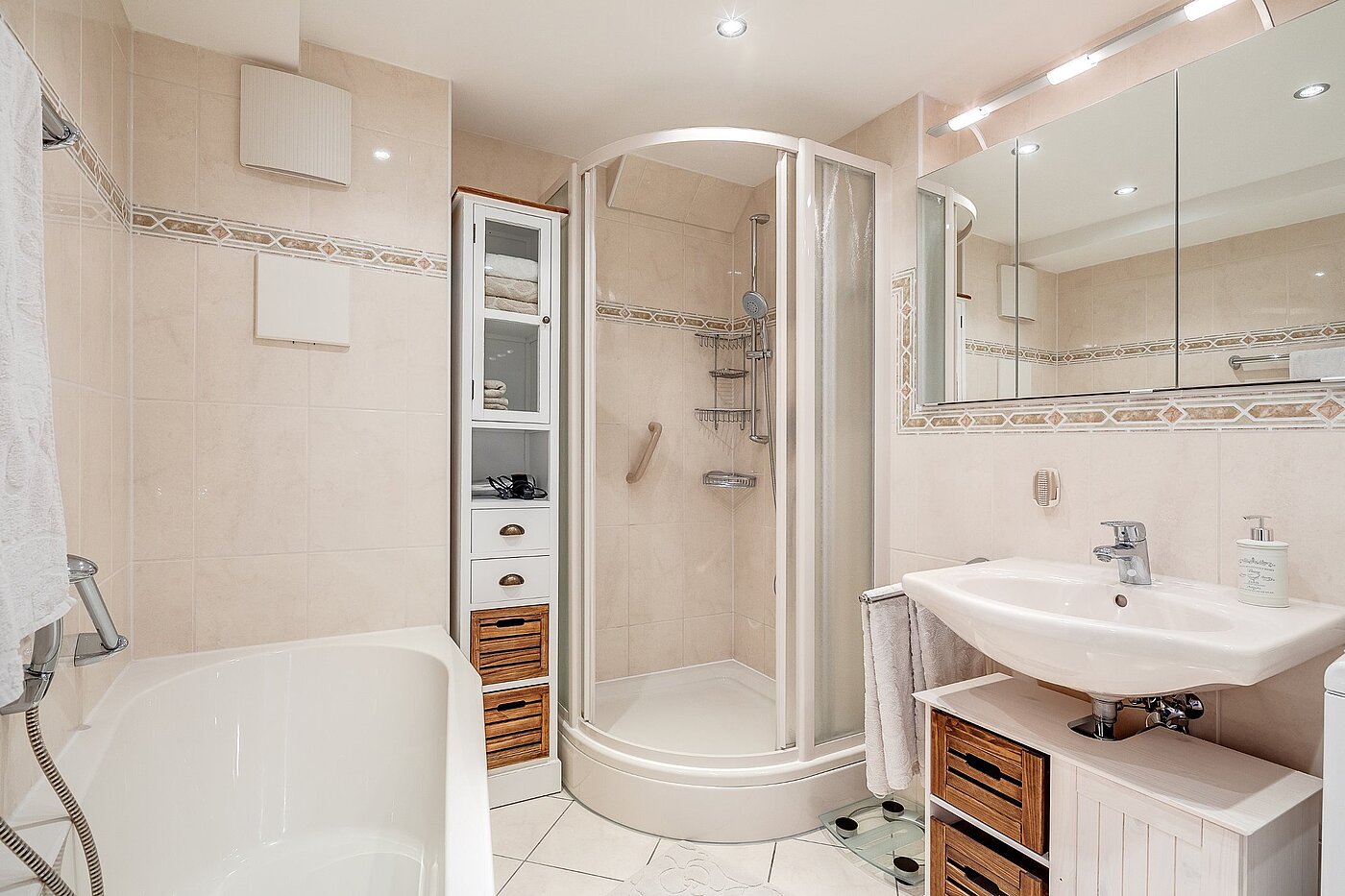 Appartamento a 2.5 camere | München-Moosach | 2012ML4 | Helles Bad mit Dusche