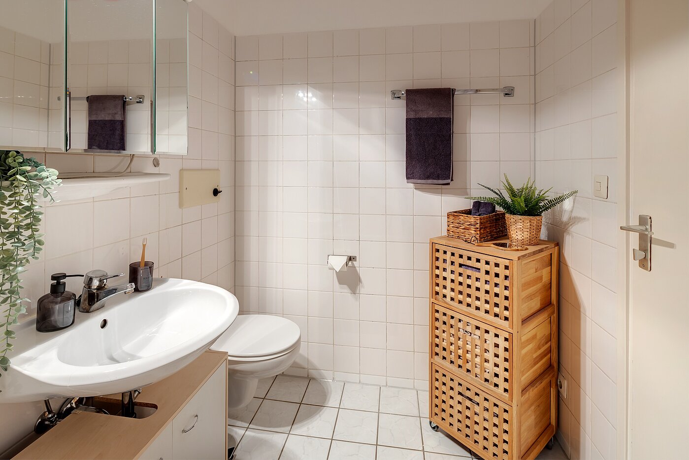 Appartamento a 2 camere | München-Sendling-Westpark | 2204ML2 | Weiß gefliestes Bad...