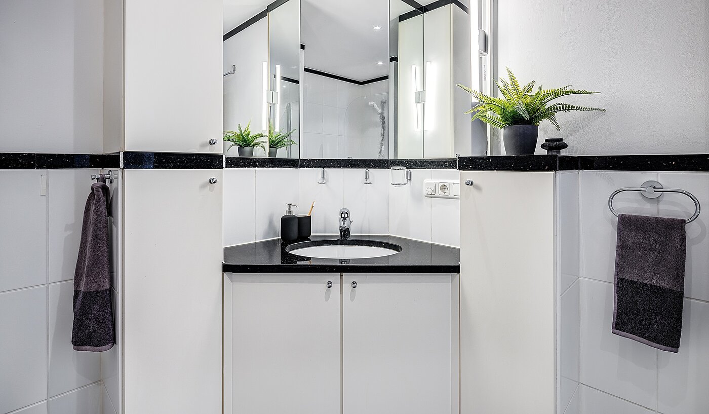 Appartamento a 3 camere | München-Schwabing | 2202ML12 | Der Waschtisch geschickt platziert