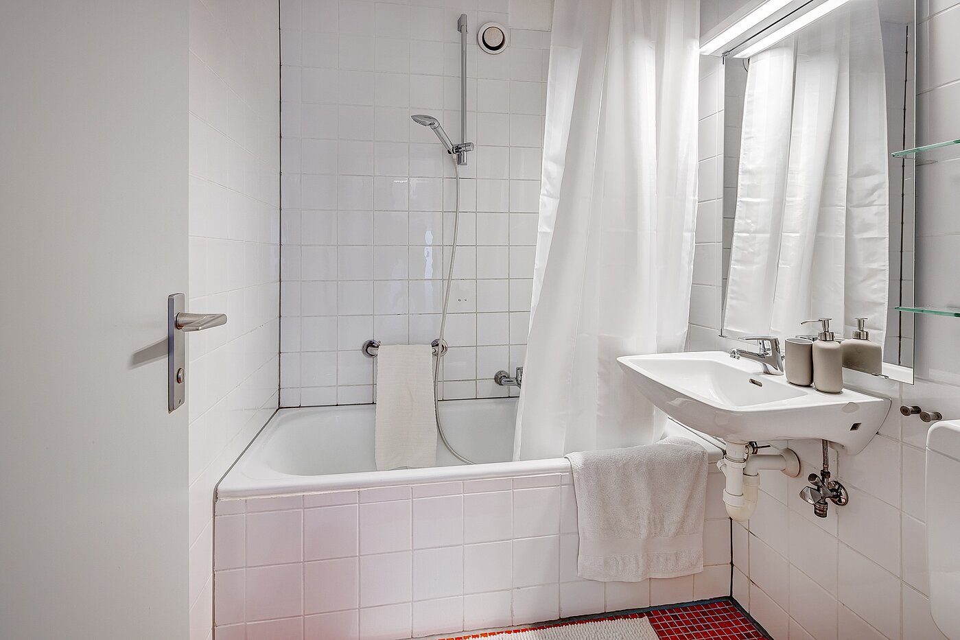 Appartamento a 1 camera | München-Maxvorstadt | 2110ML8 | Bad mit Wanne