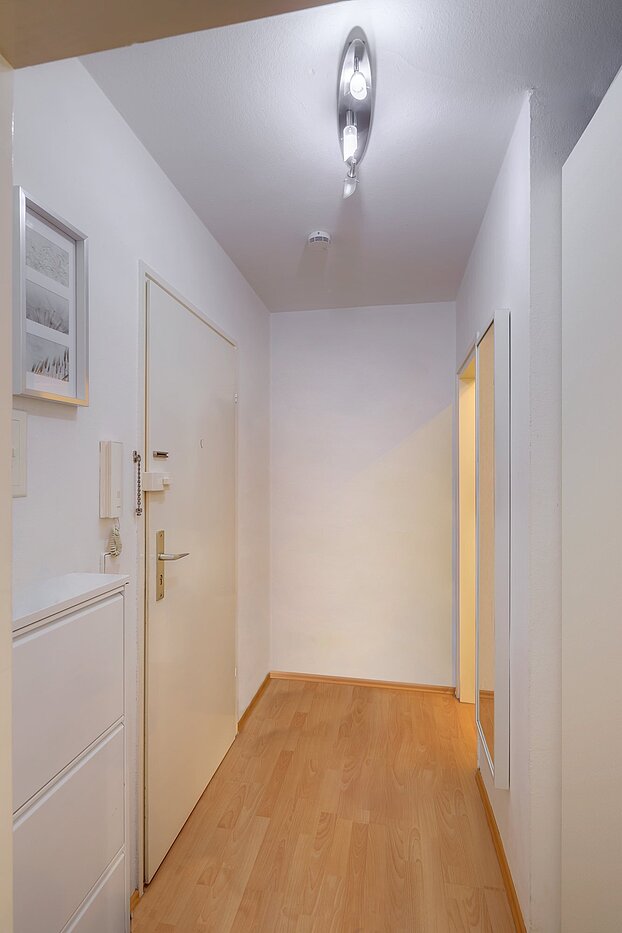 Appartamento a 1 camera | München-Obergiesing | 2104ML3 | Flur mit Schrank im Eck