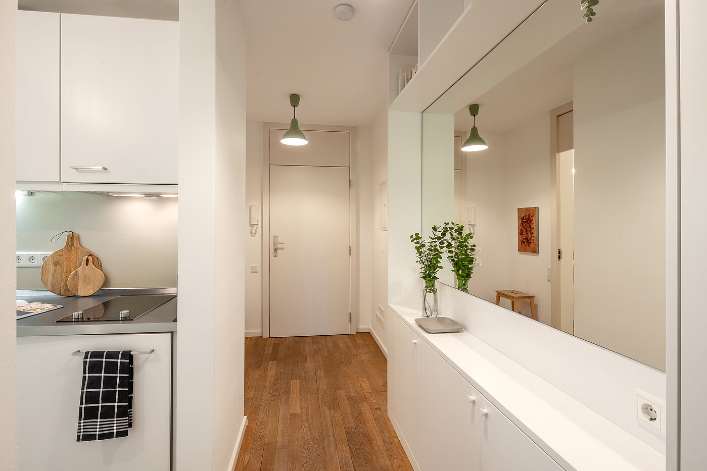 Appartamento a 2 camere | München-Solln | 70418 | Flur Blickrichtung Eingang