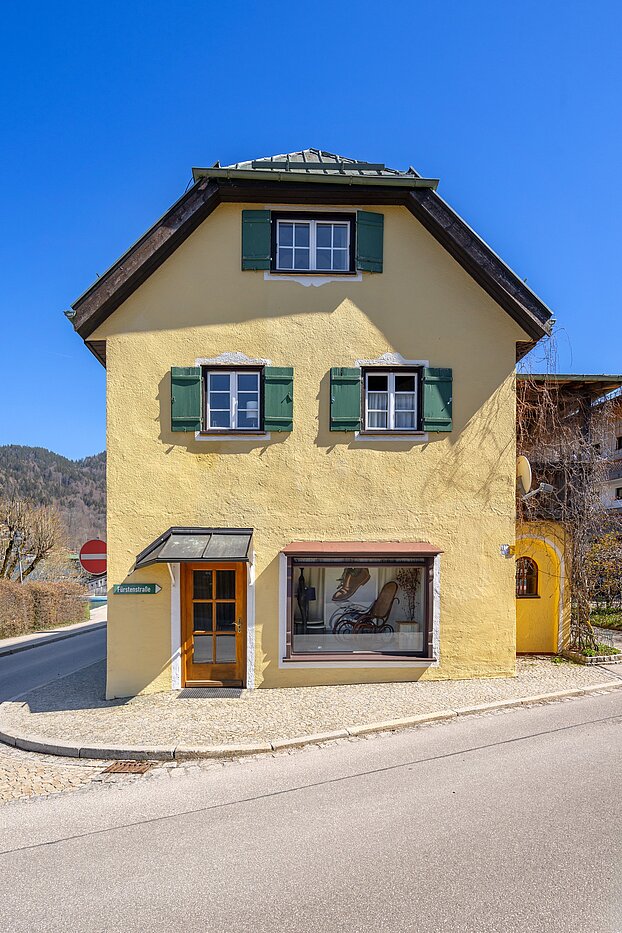 Mehrfamilienhaus a 11 camere | Rottach-Egern | 70215 | Ansicht von Westen.