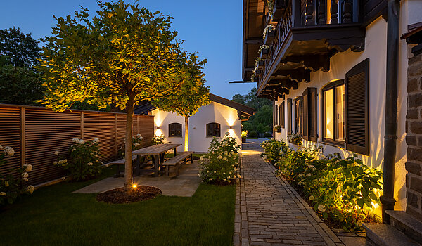 Proprietà speciale a 15 camere | Bad Wiessee | 701592 | Chalet II Innenhof
