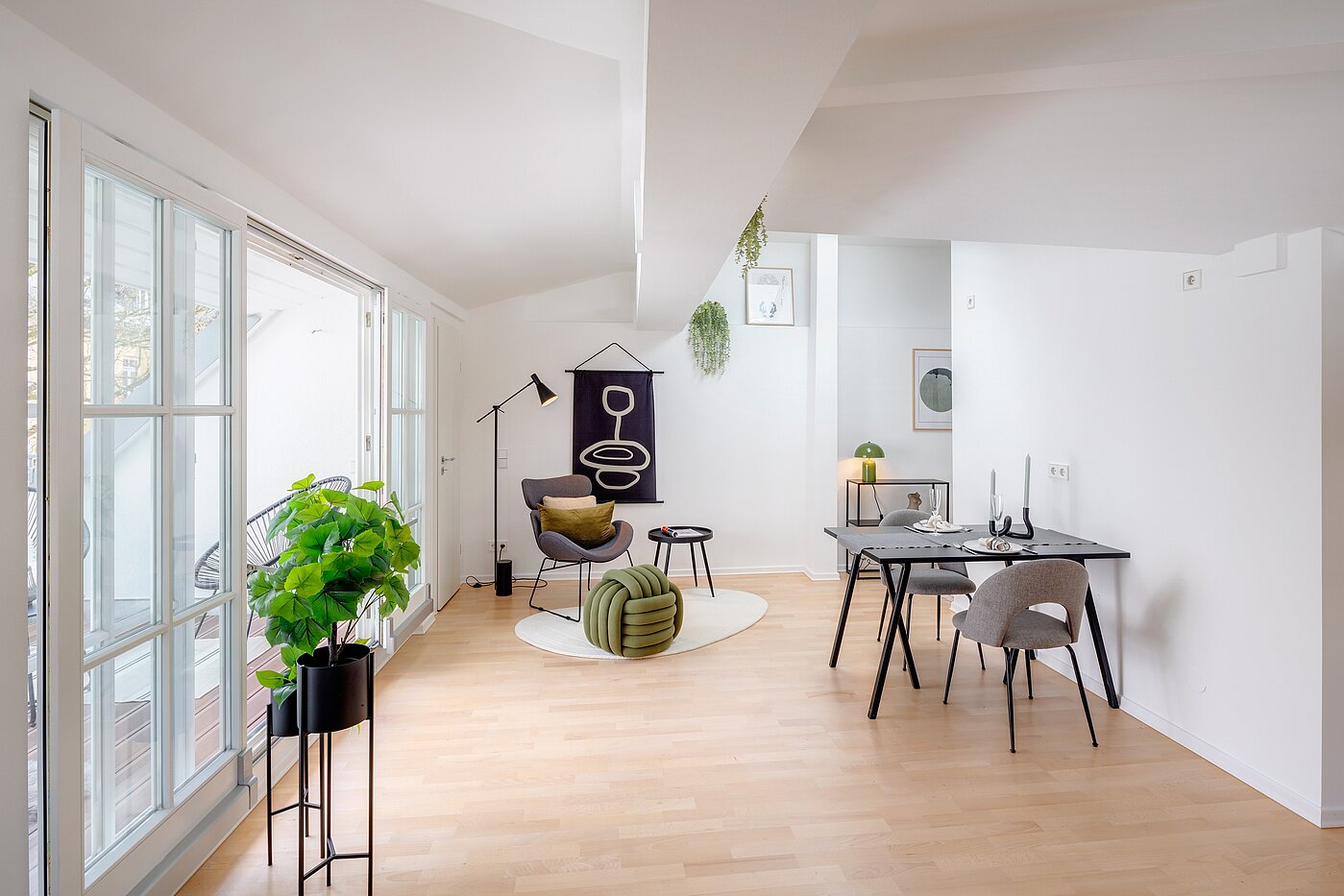 Appartamento mansardato a 1 camera | München-Sendling | 700402 | Heller Wohn-/Essbereich