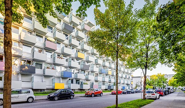 Appartamento a 1 camera | München-Bogenhausen | 70264 | Ansicht von der Daphnestraße. aus