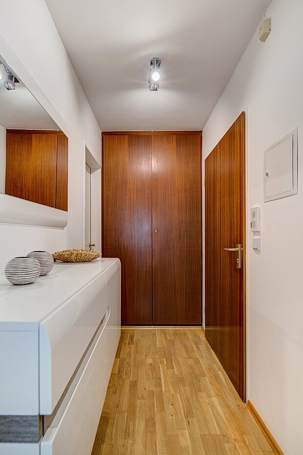Piano rialzato a 2 camere | München-Sendling-Westpark | 2001ML1 | Flur mit Abstellraum