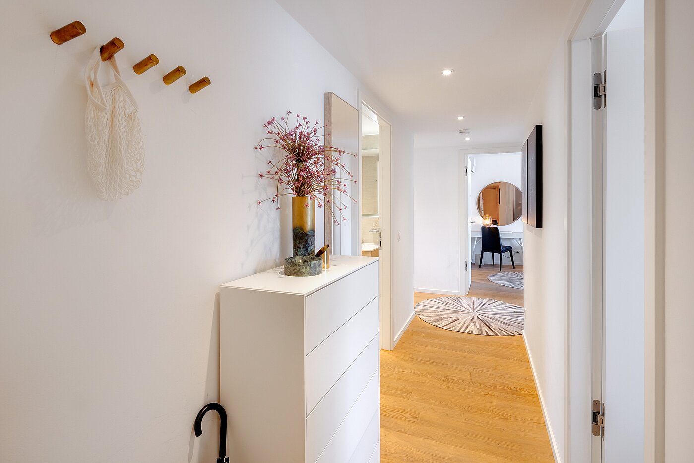 Appartamento a 4 camere | München-Bogenhausen | 70380 | Flur vom Eingang kommend