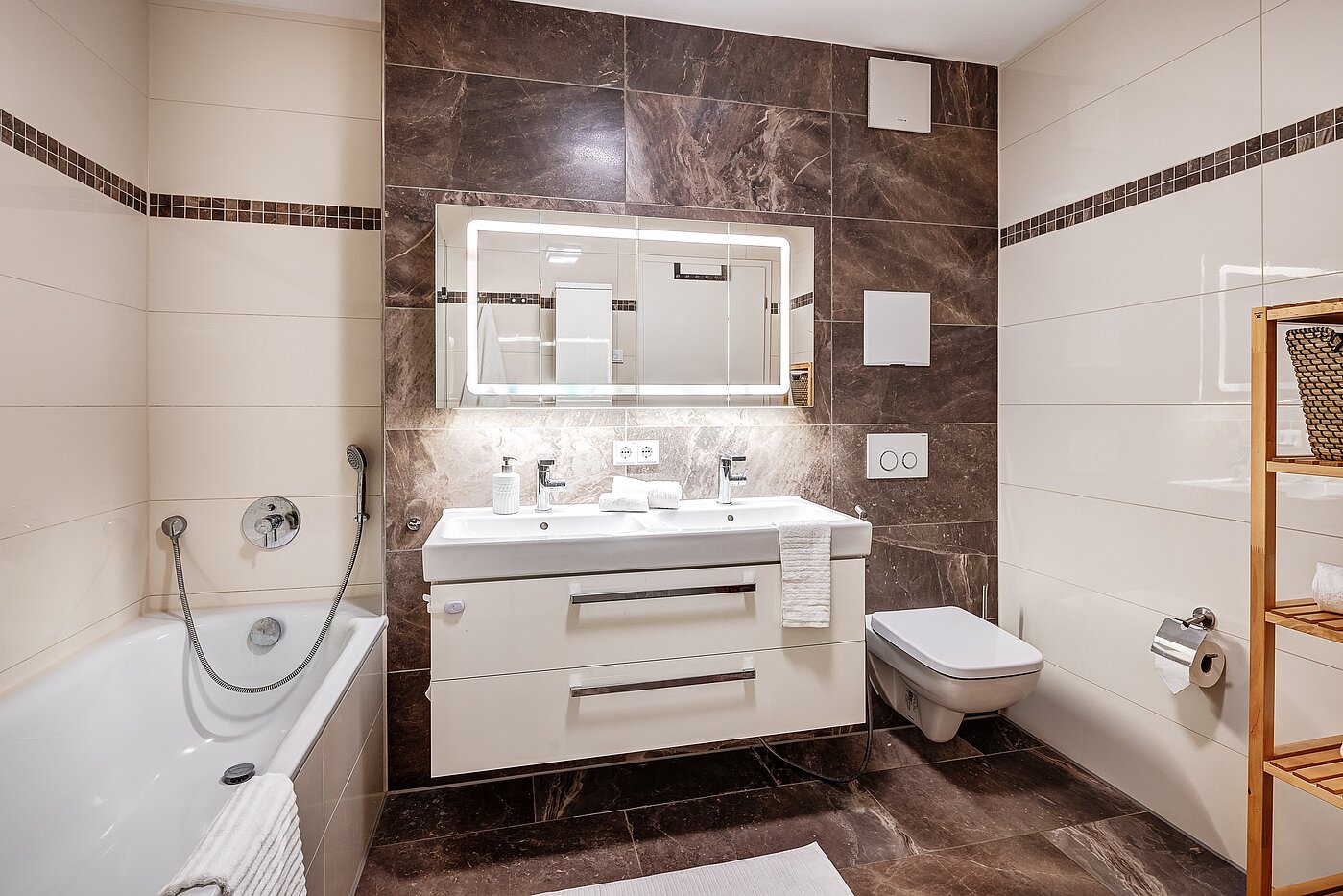 Appartamento al piano terra a 3 camere | Wolfratshausen | 2208ML1 | Geräumiges Badezimmer mit...