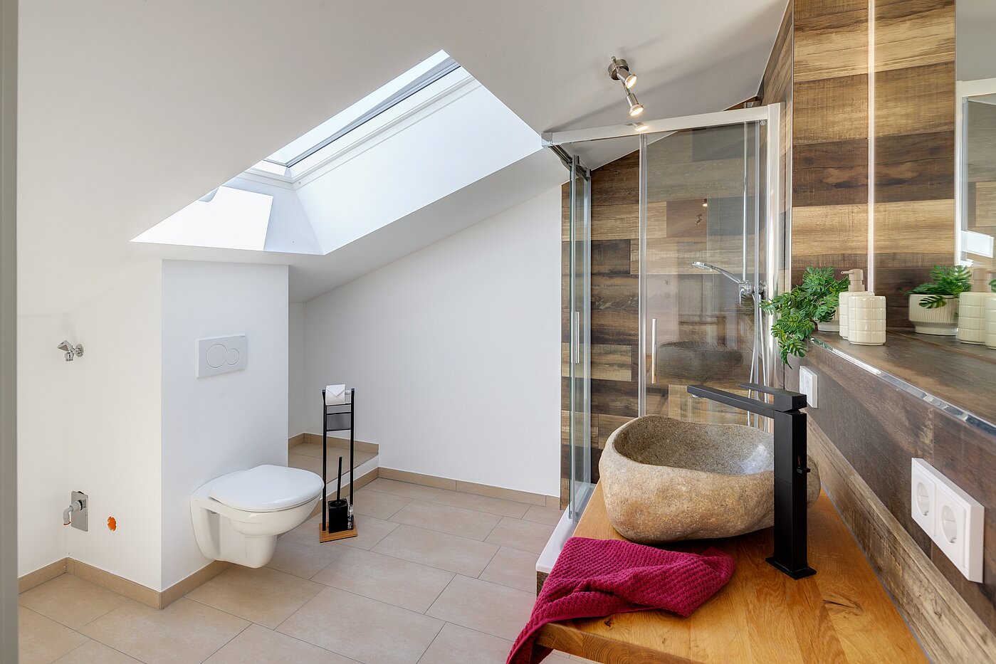 Proprietà speciale a 8 camere | 70406 | Gästebad Dachgeschoss