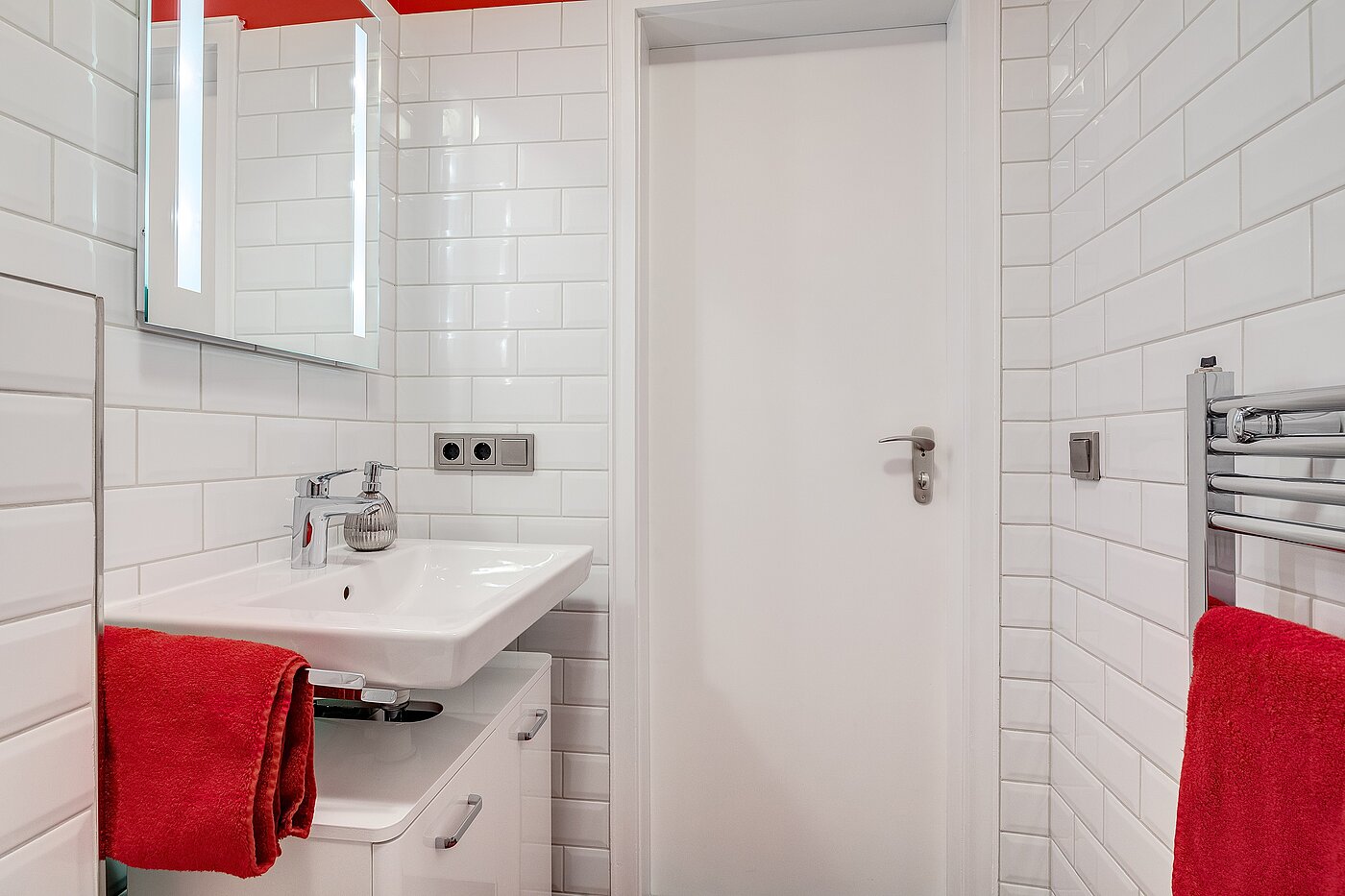 Appartamento a 2 camere | München-Bogenhausen | 70287 | Weiß gefliestes Bad...