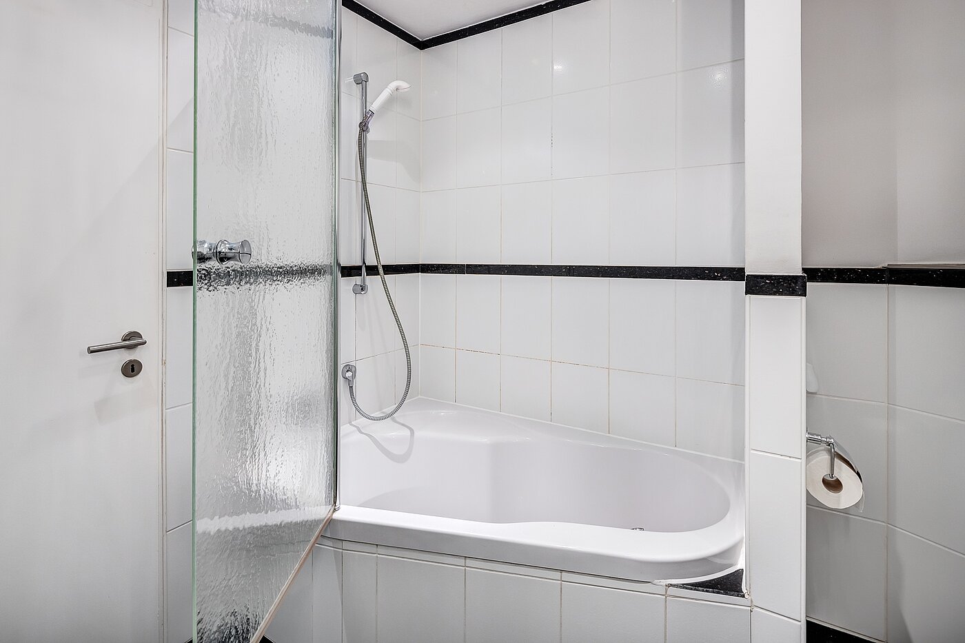Appartamento a 3 camere | München-Schwabing | 2202ML12 | ...mit ergonomischer Badewanne