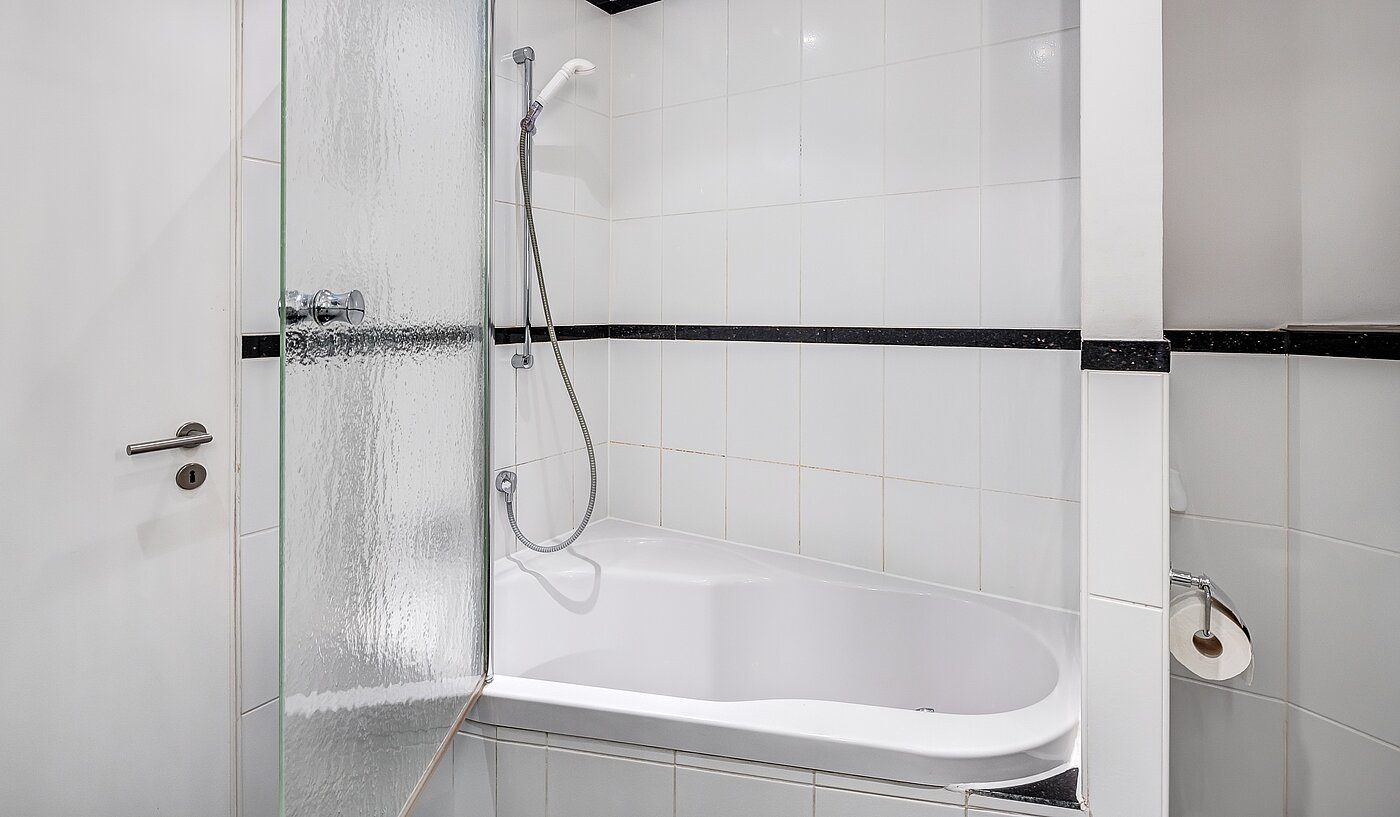 Appartamento a 3 camere | München-Schwabing | 2202ML12 | ...mit ergonomischer Badewanne