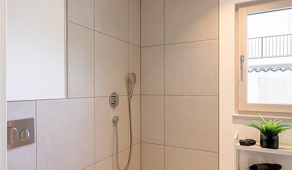 Terrassenwohnung a 2 camere | München-Harlaching | 70372 | Begehbare Dusche