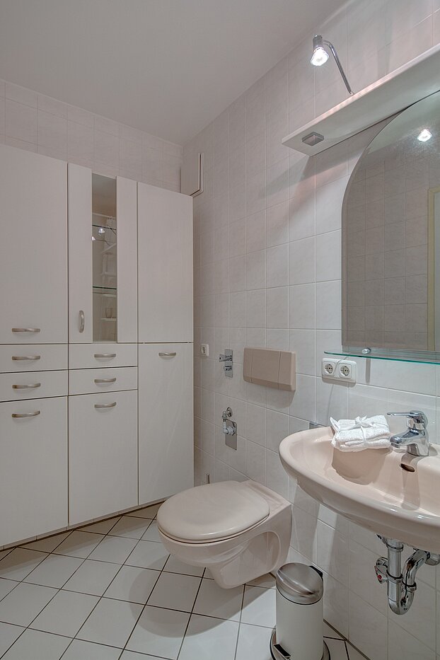 Appartamento a 2 camere | München-Ramersdorf | 2207ML11 | Helles Bad...