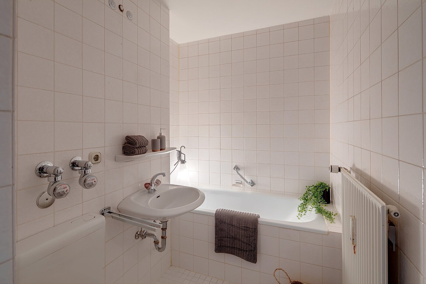 Appartamento a 2 camere | 2002ML7 | ...Bad mit Badewanne
