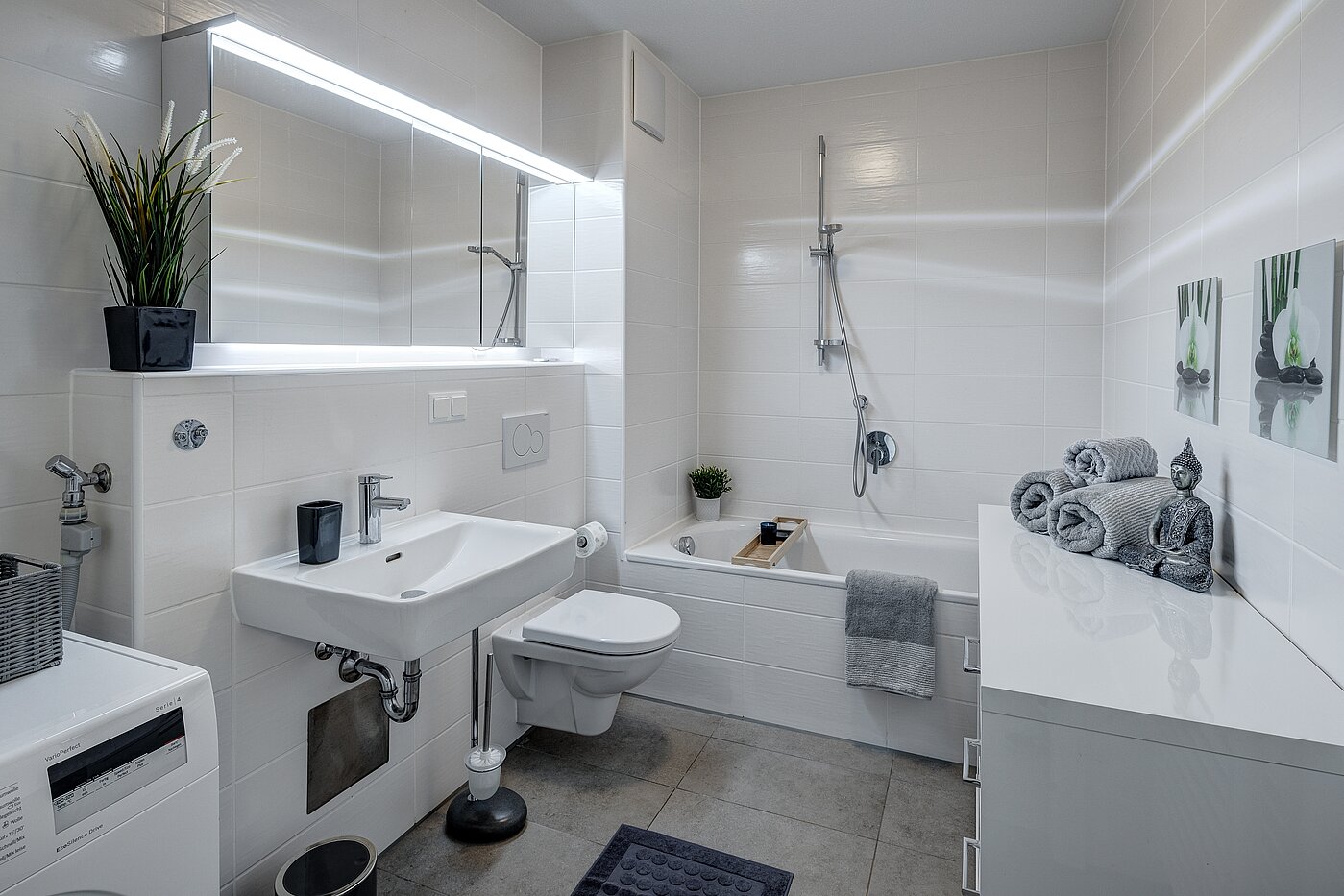 Appartamento a 3 camere | 70483 | Masterbad mit Wann