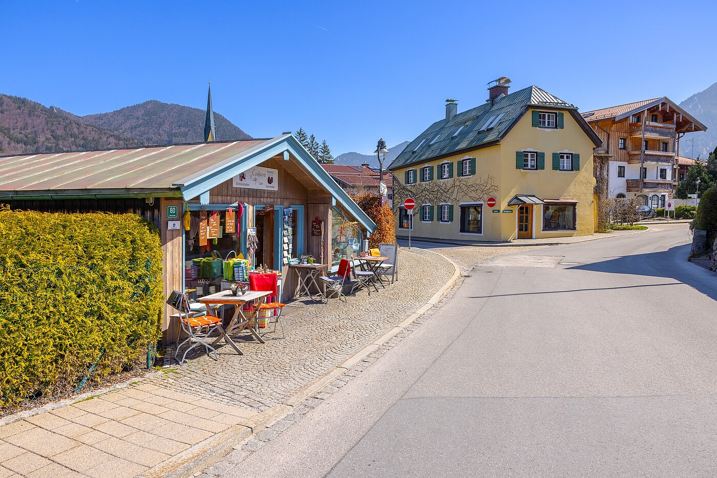Mehrfamilienhaus a 11 camere | Rottach-Egern | 70215 | Eigene Bootshütte