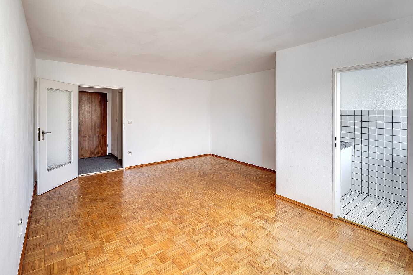 Appartamento a 2 camere | München-Freimann | 70158 | Wohnzimmer mit viel Stellmöglichkeiten