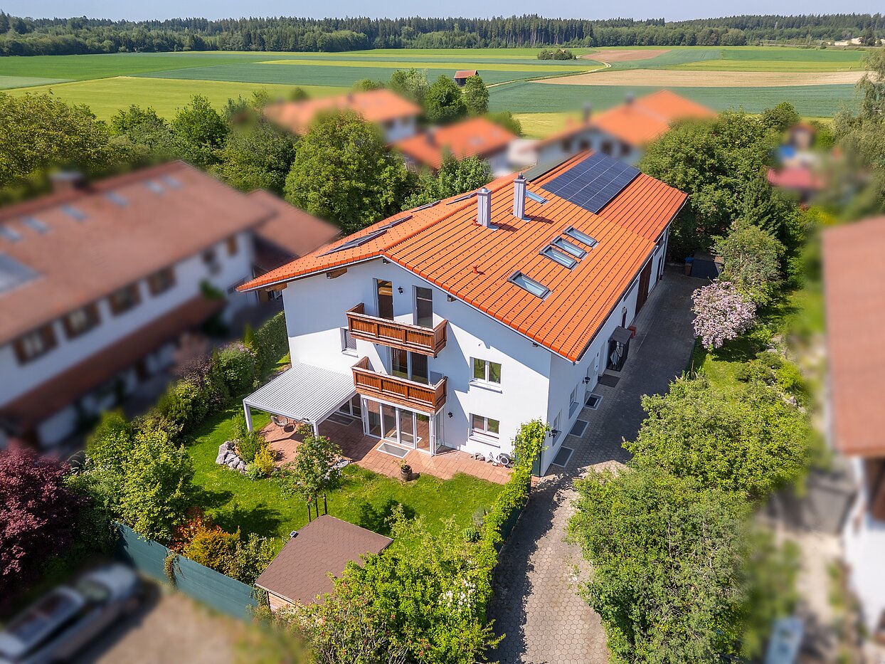 Proprietà speciale a 8 camere | 70406 | Luftaufnahme