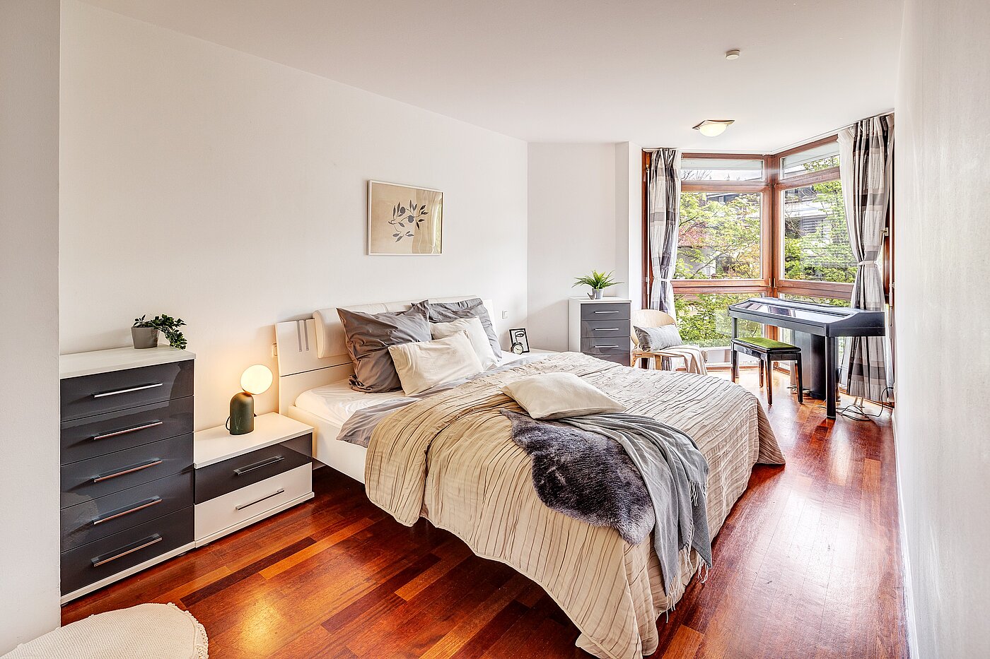 Appartamento a 3 camere | München-Schwabing | 2202ML12 | Blick ins Schlafzimmer...