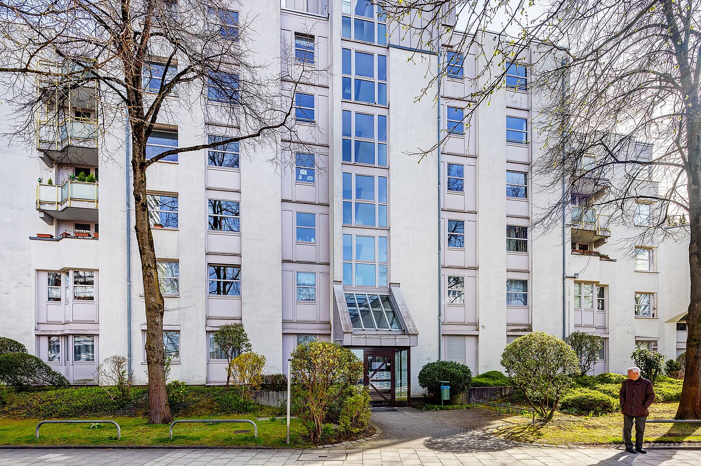 Appartamento a 1.5 camere | München-Bogenhausen | 2203ML2 | Ansicht von der Straße aus